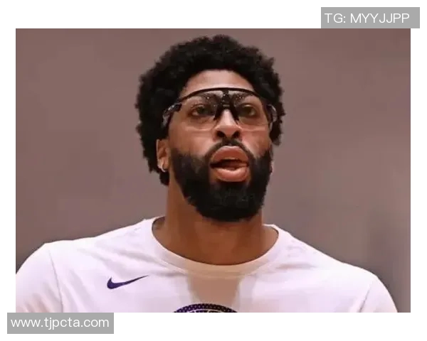 浓眉惨遭低迷表现本场比赛20分钟仅得2分创生涯新低